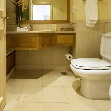 Quinta Do Estreito Hotel 4*